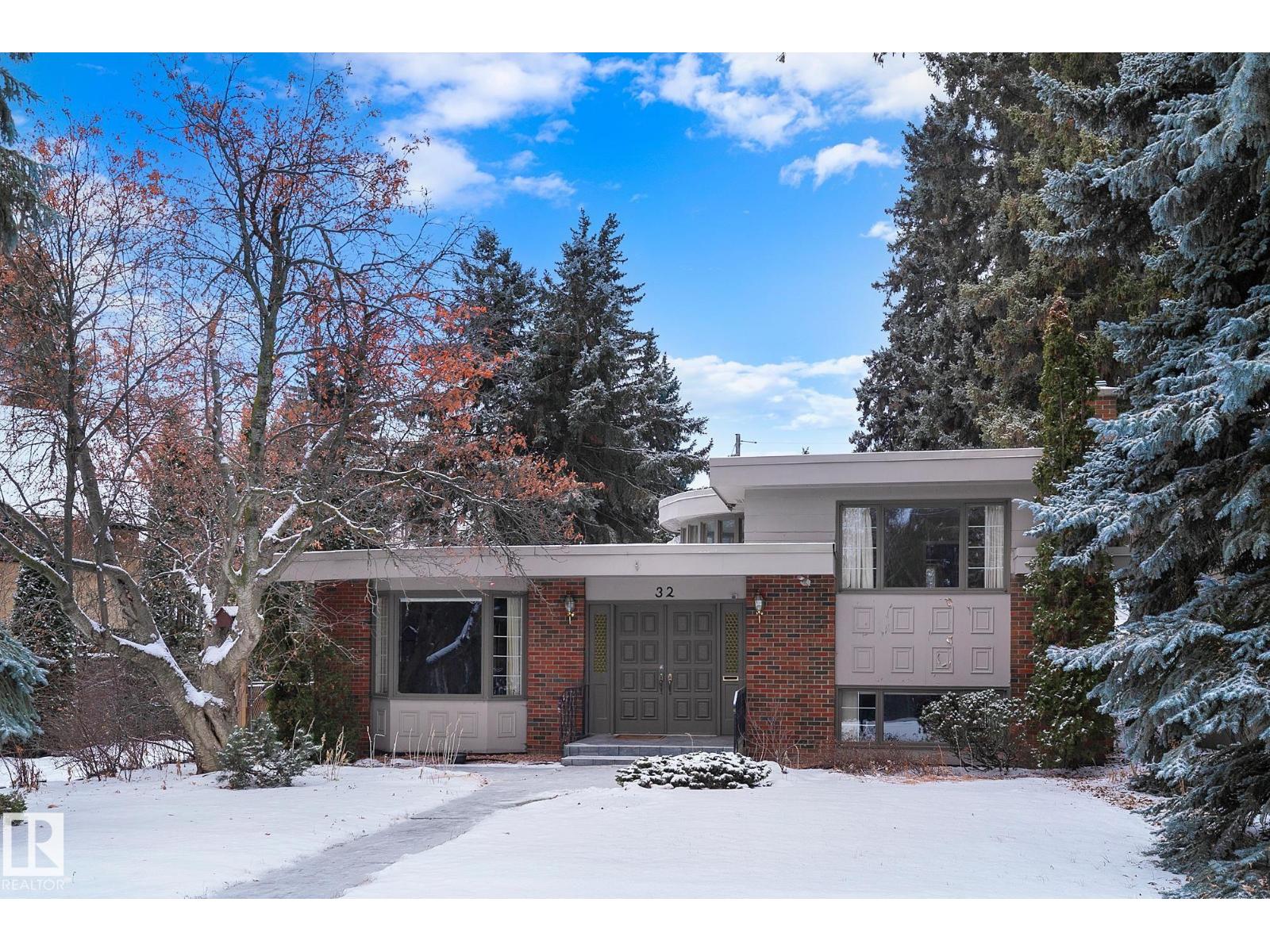 32 ST GEORGE'S CR NW