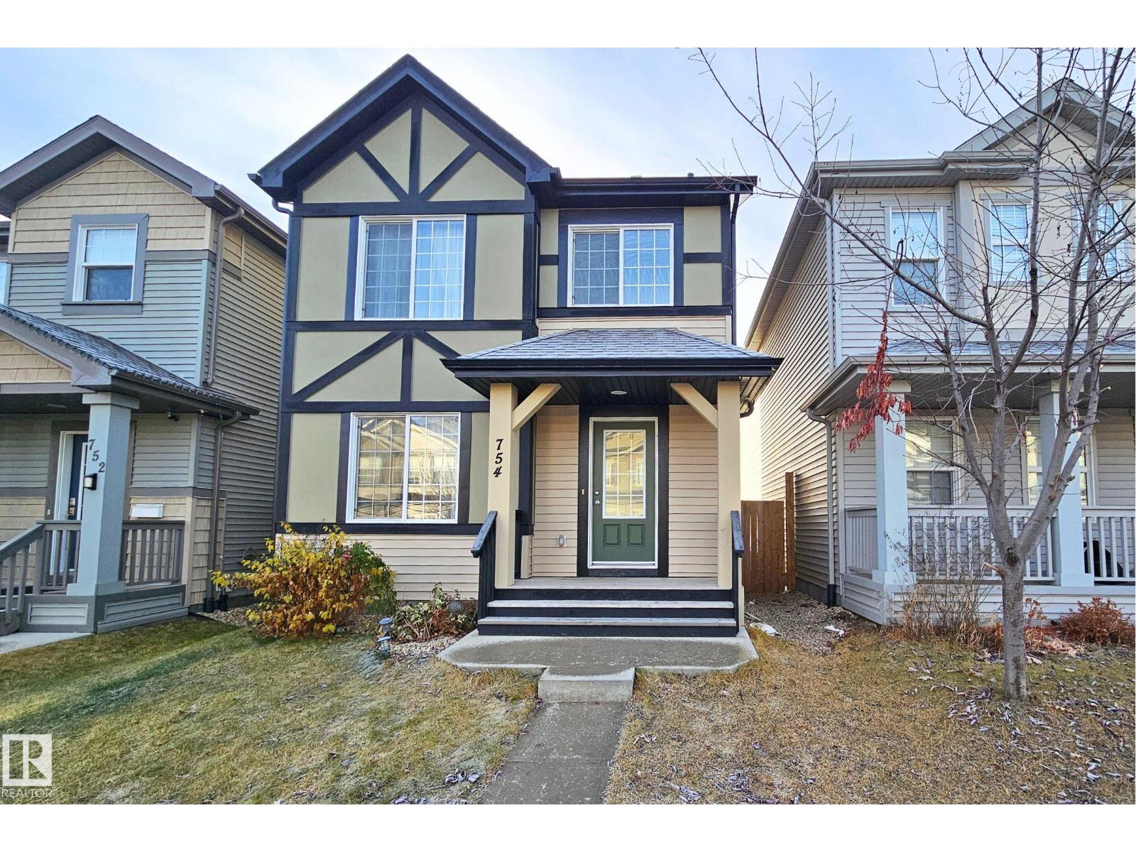 754 EAGLESON CR NW