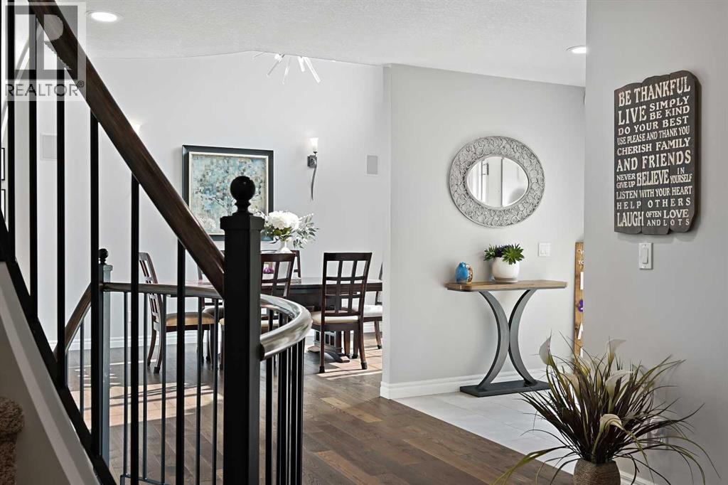 95 Panorama Hills View NW