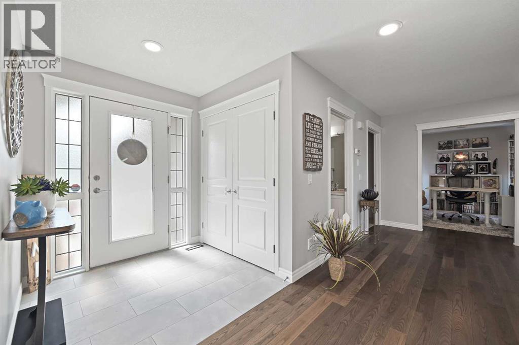 95 Panorama Hills View NW