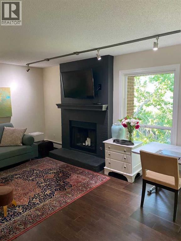 632, 860 Midridge Drive SE