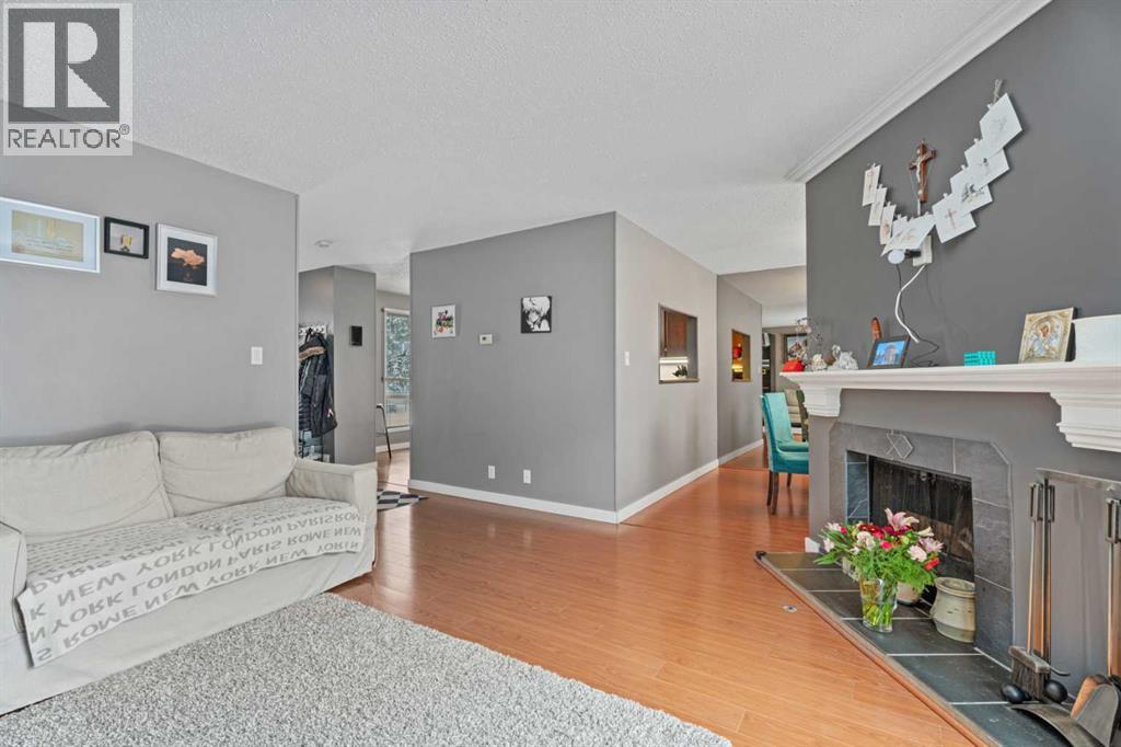 17, 2210 Oakmoor Drive SW