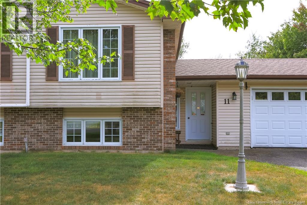 11 Hardwood Crescent