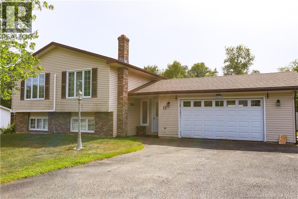 11 Hardwood Crescent