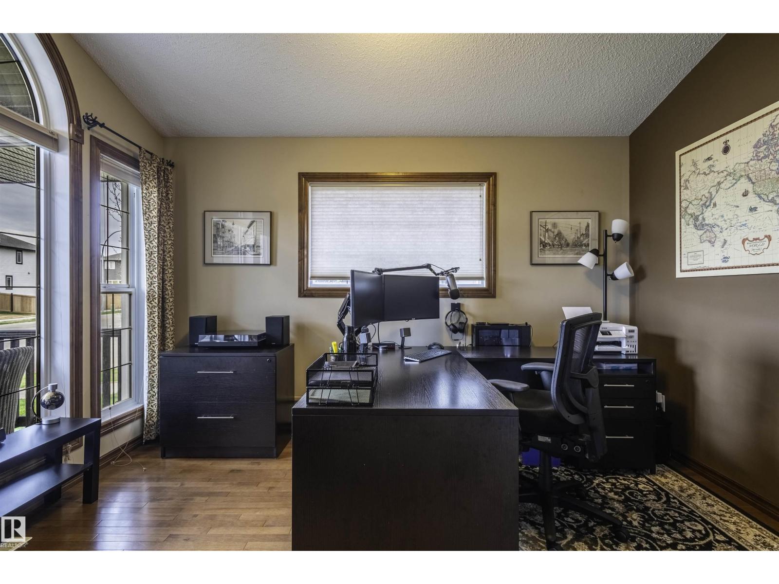 19 NEWTON PL