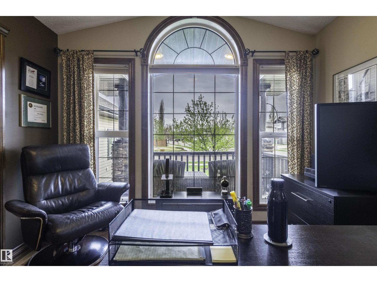 19 NEWTON PL
