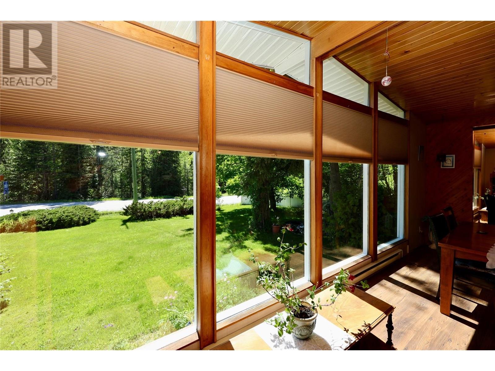 3361 & 3365 95 Highway