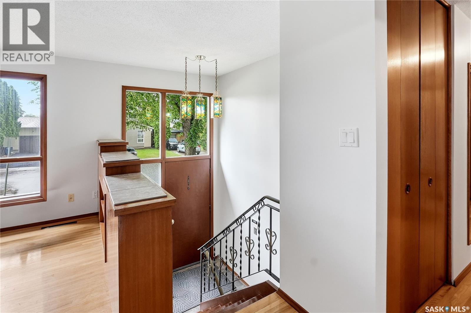 21 Bateman CRESCENT