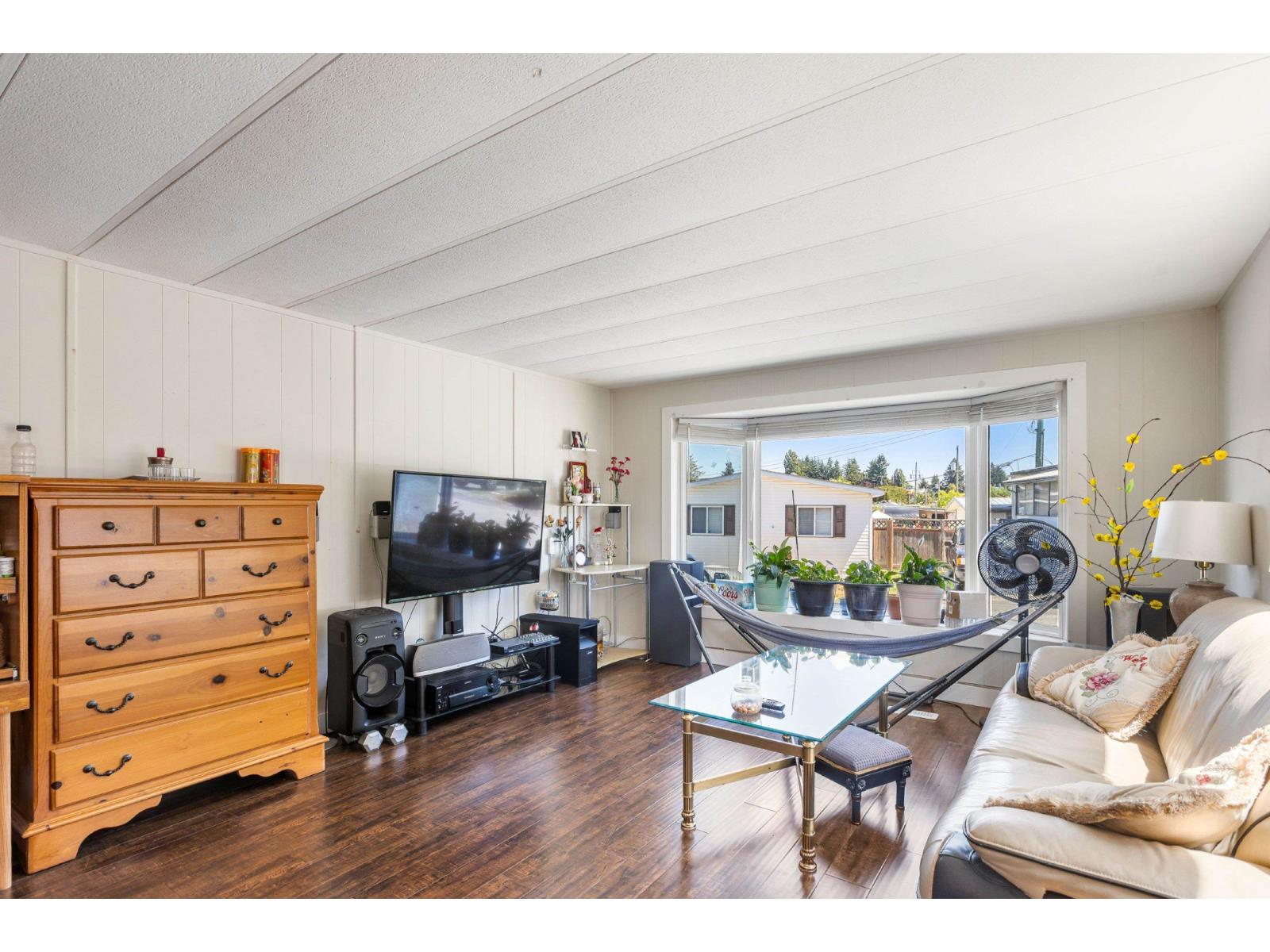 21B 26892 FRASER HIGHWAY