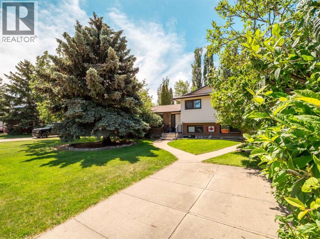 106 Ojibwa Place W