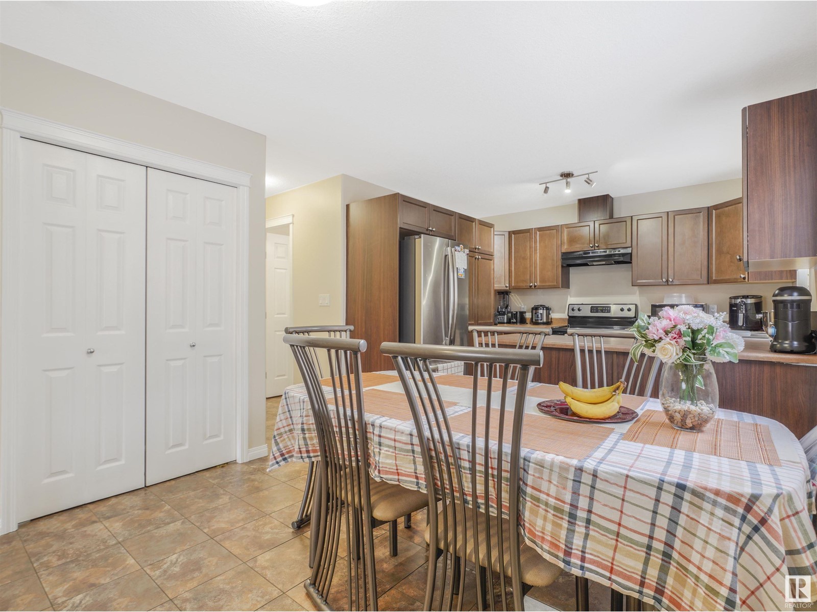 #2 11841 97 ST NW