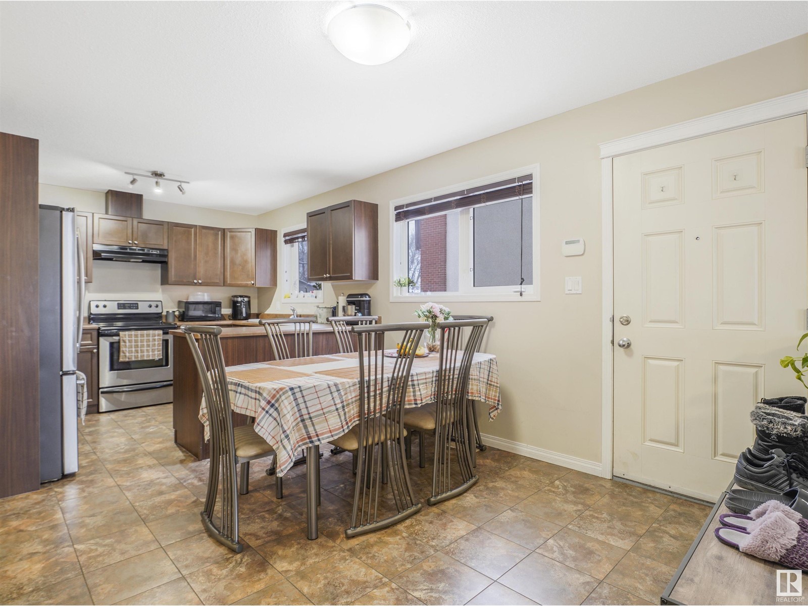 #2 11841 97 ST NW