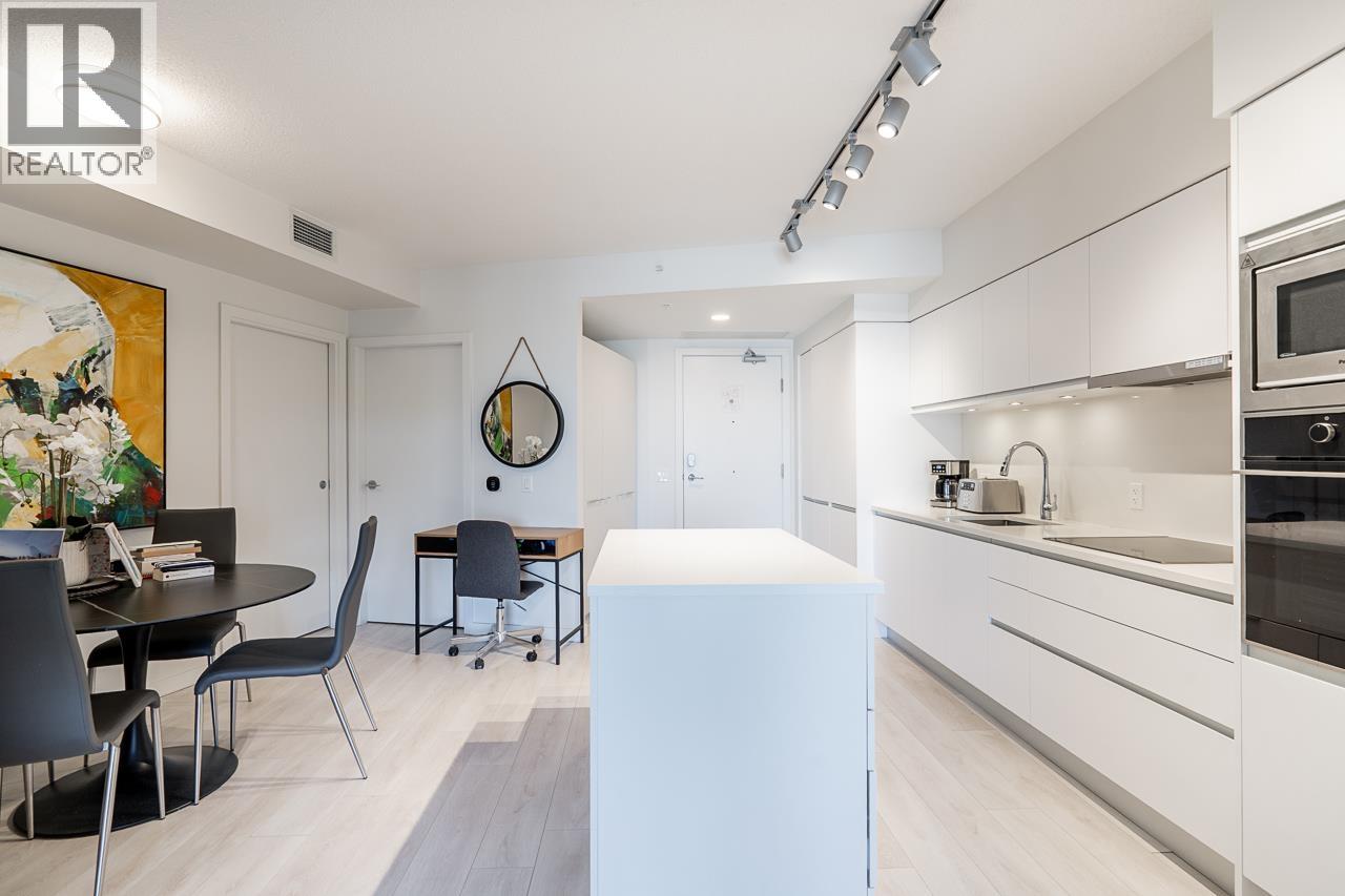 1119 180 E 2ND AVENUE