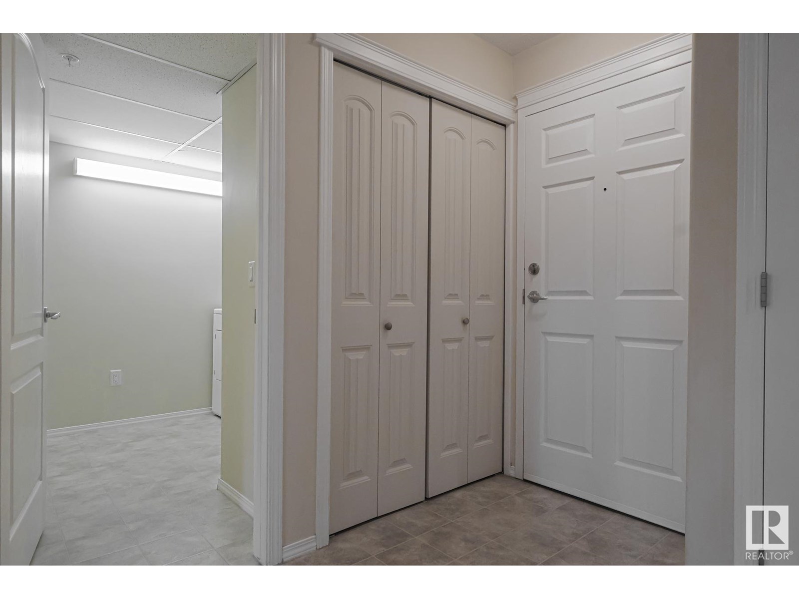 #409 261 Youville DR NW
