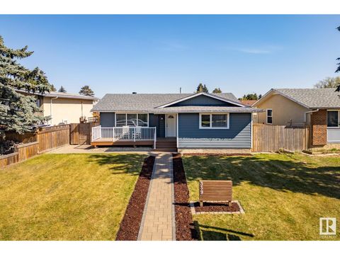 359 KNOTTWOOD RD W NW Edmonton AB T6K2G4