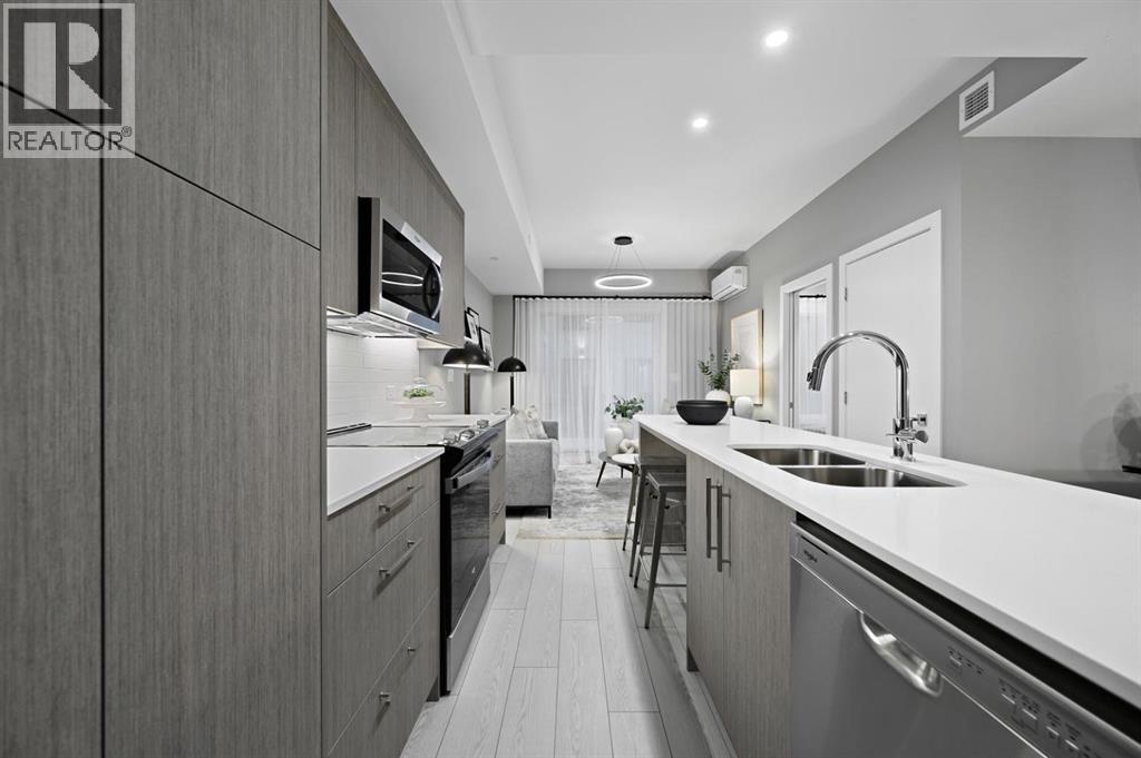 221, 310 15 Avenue SW