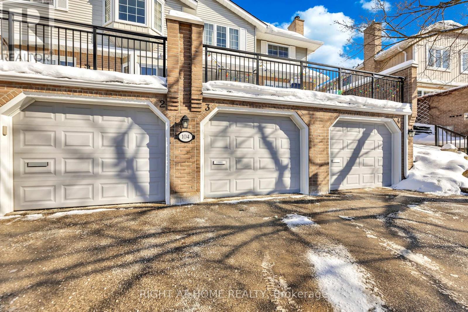 3 - 104 WOODLAWN ROAD E