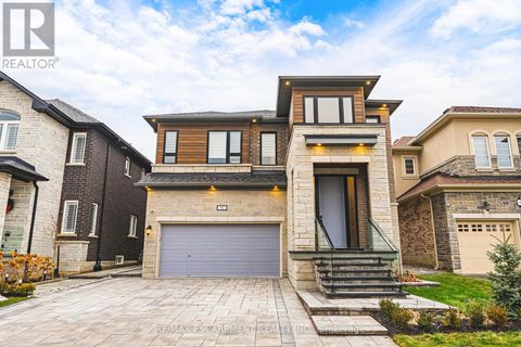 90 ROBERTSON ROAD Hamilton (Meadowlands) ON L9K0H8