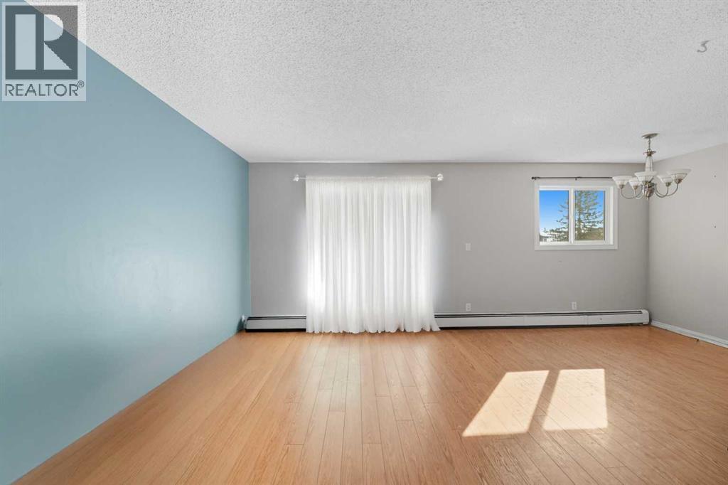 205, 25 Robinson Avenue