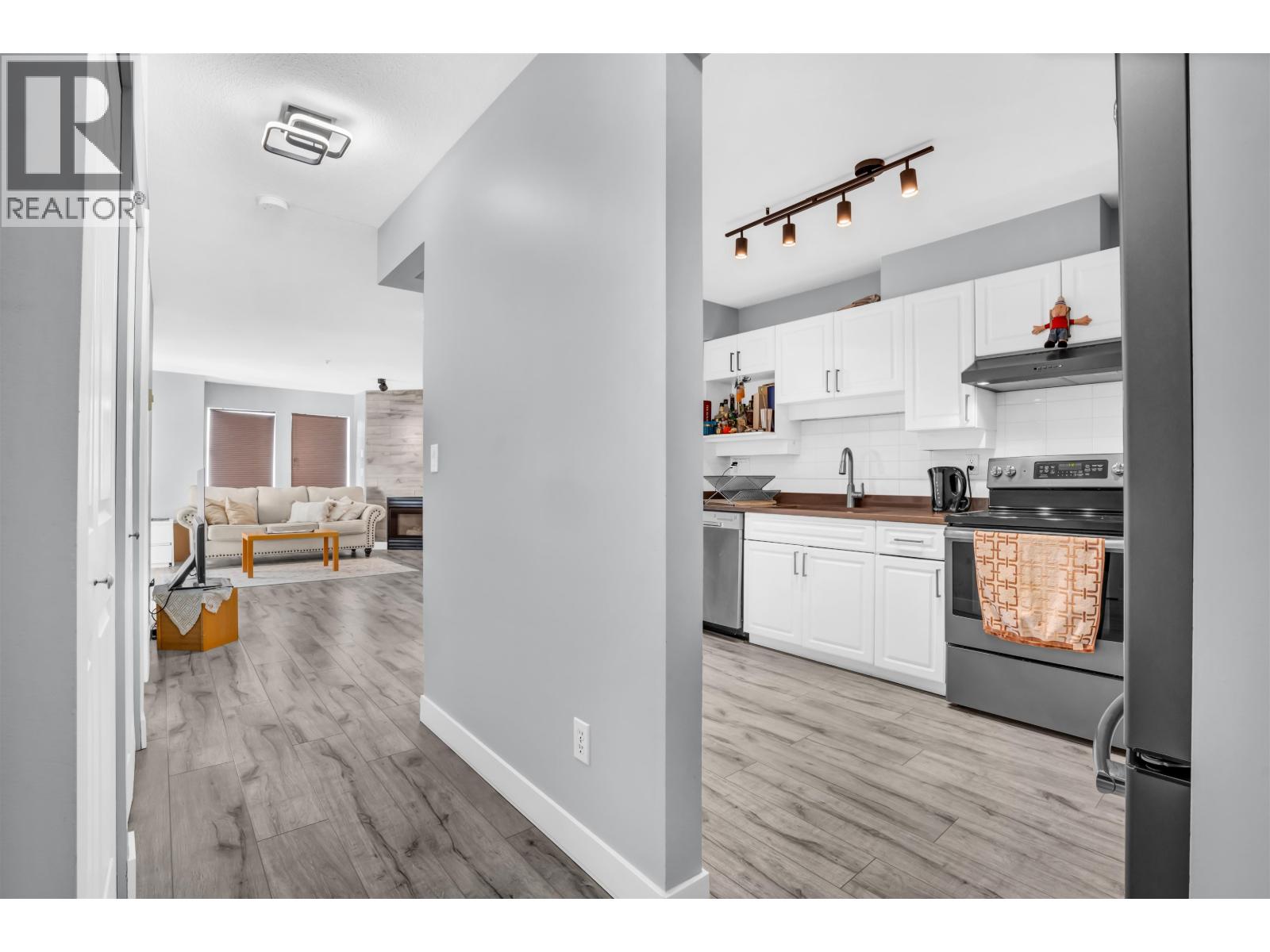 301 1655 GRANT AVENUE