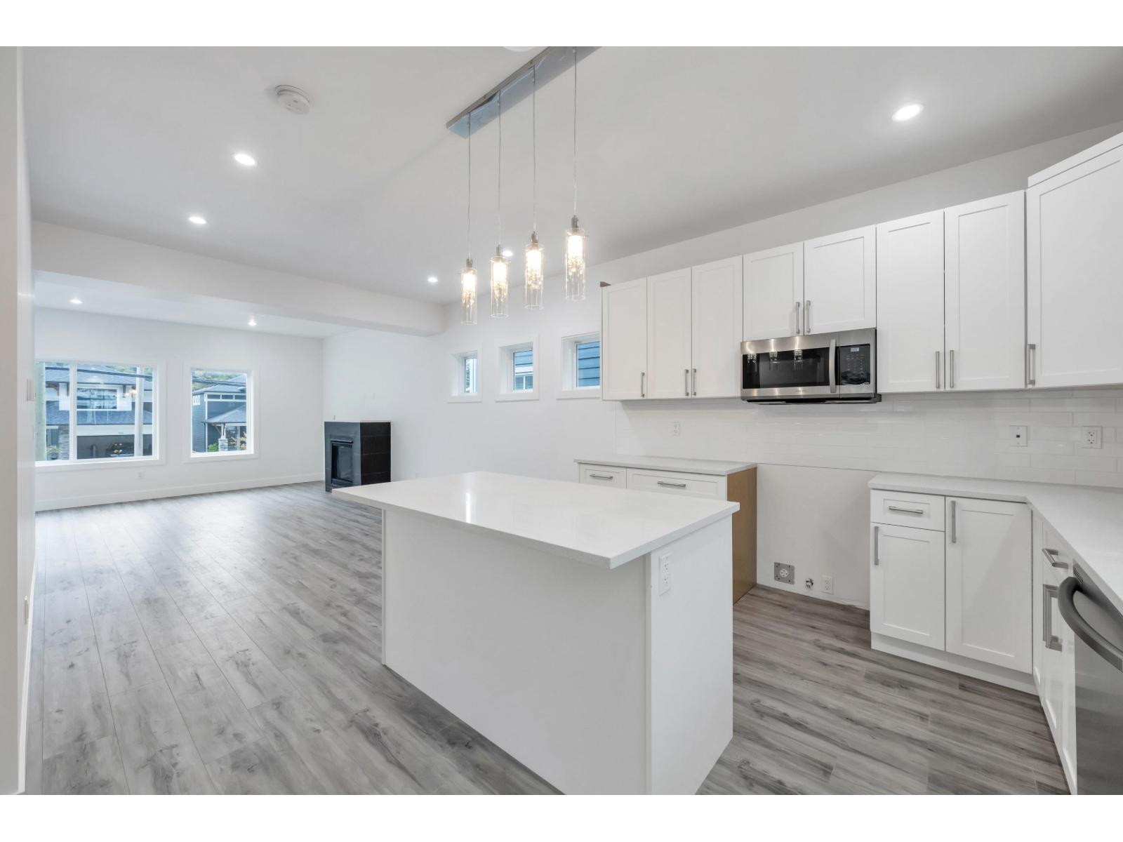 34 750 HOT SPRINGS ROAD|Harrison Hot Springs