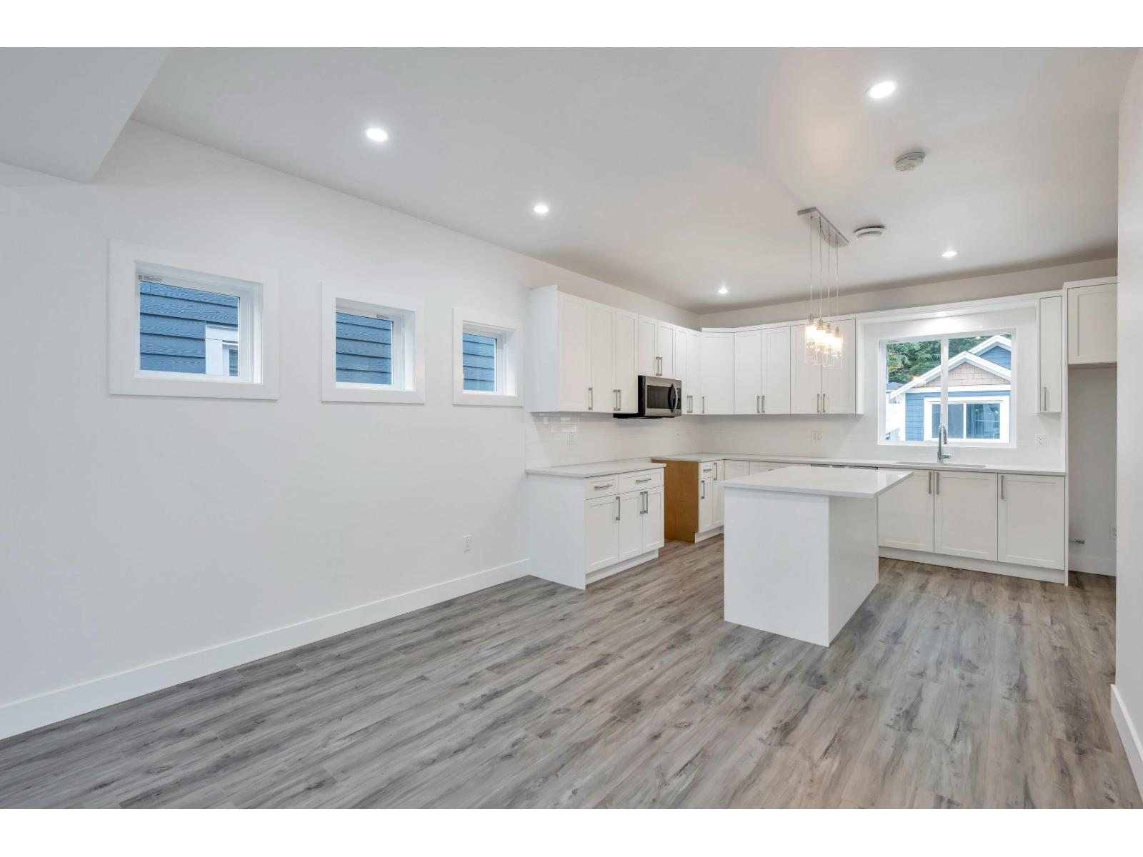 34 750 HOT SPRINGS ROAD|Harrison Hot Springs