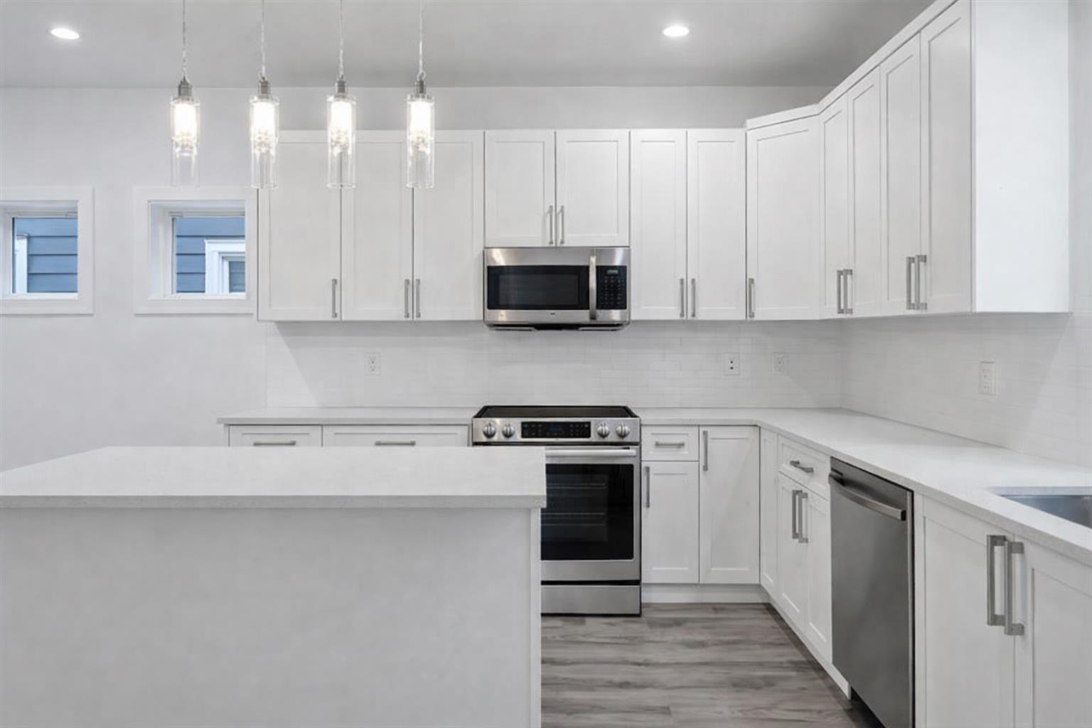 34 750 HOT SPRINGS ROAD|Harrison Hot Springs