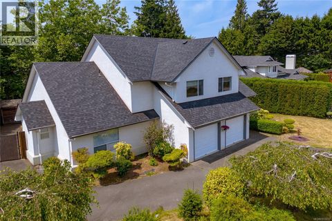 772 Wesley Crt Saanich BC V8Y3E6