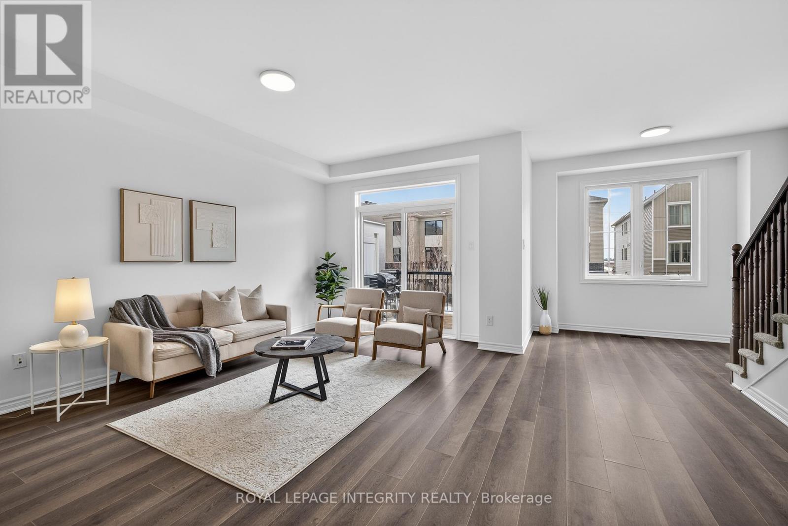 21 CASPIAN ROW