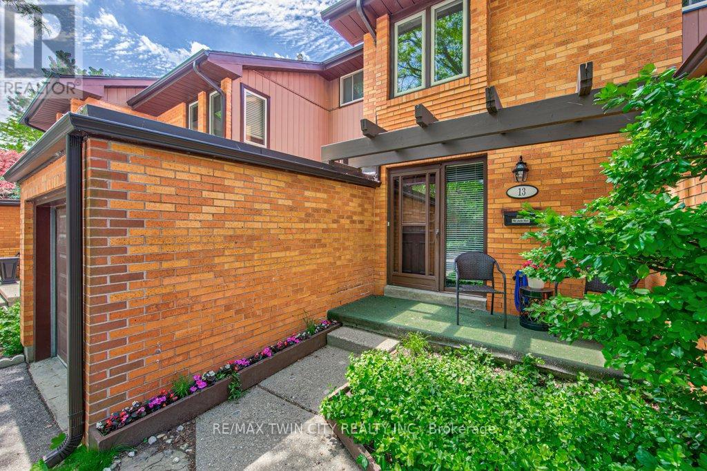 13 - 206 CANDLEWOOD CRESCENT