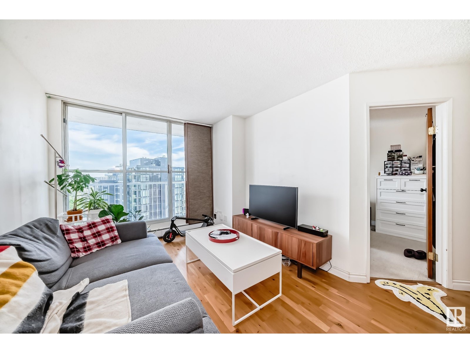 #1203 12141 JASPER AV NW