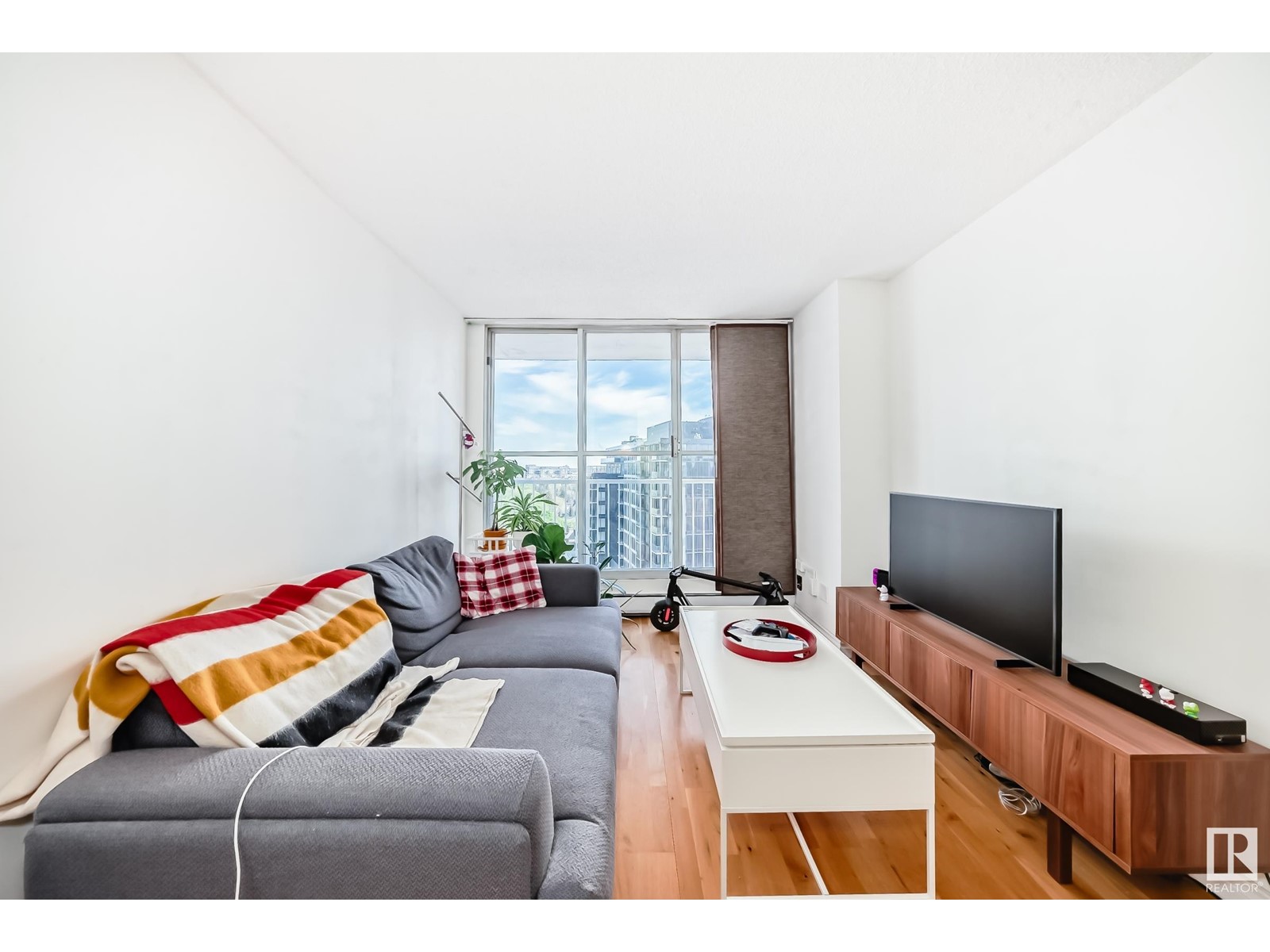 #1203 12141 JASPER AV NW