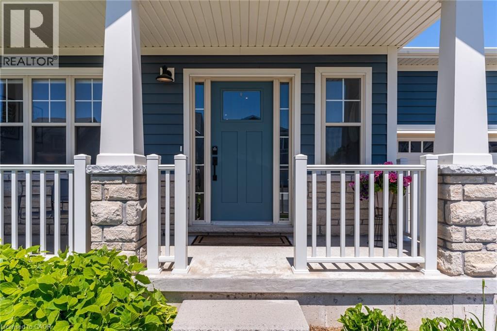 39 BEACHWALK Crescent