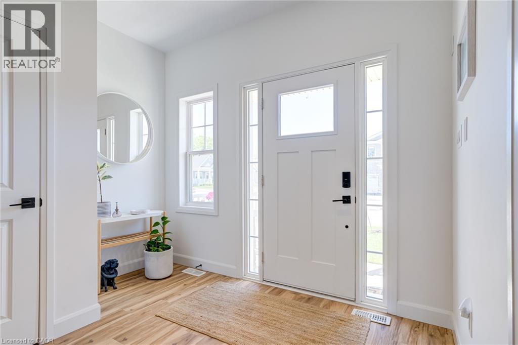 39 BEACHWALK Crescent