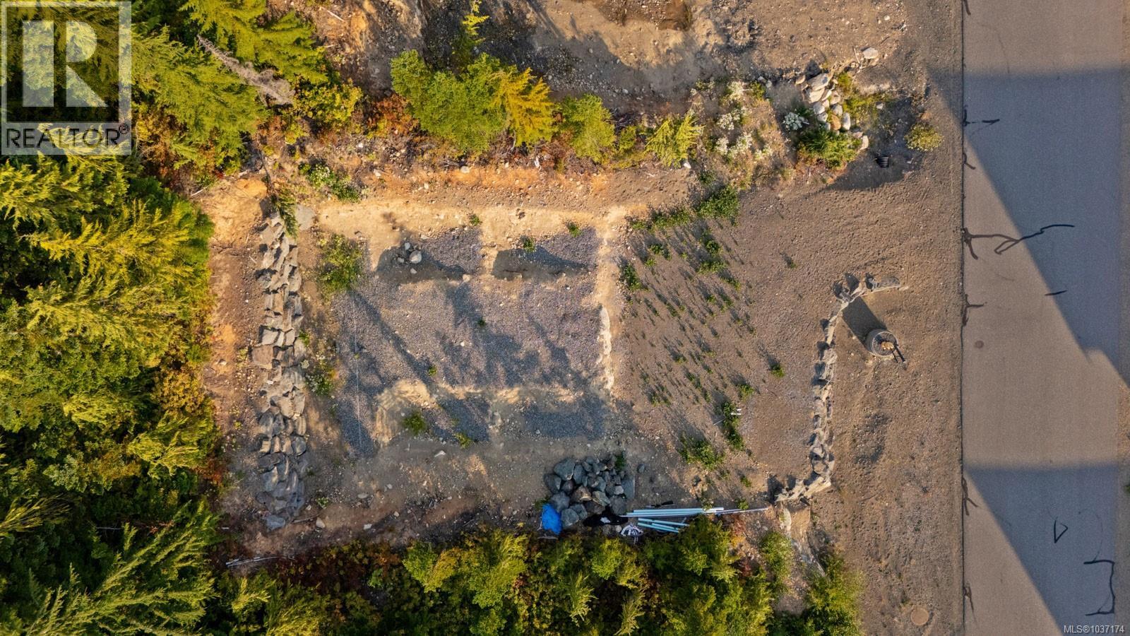 960 Cruikshank Ridge