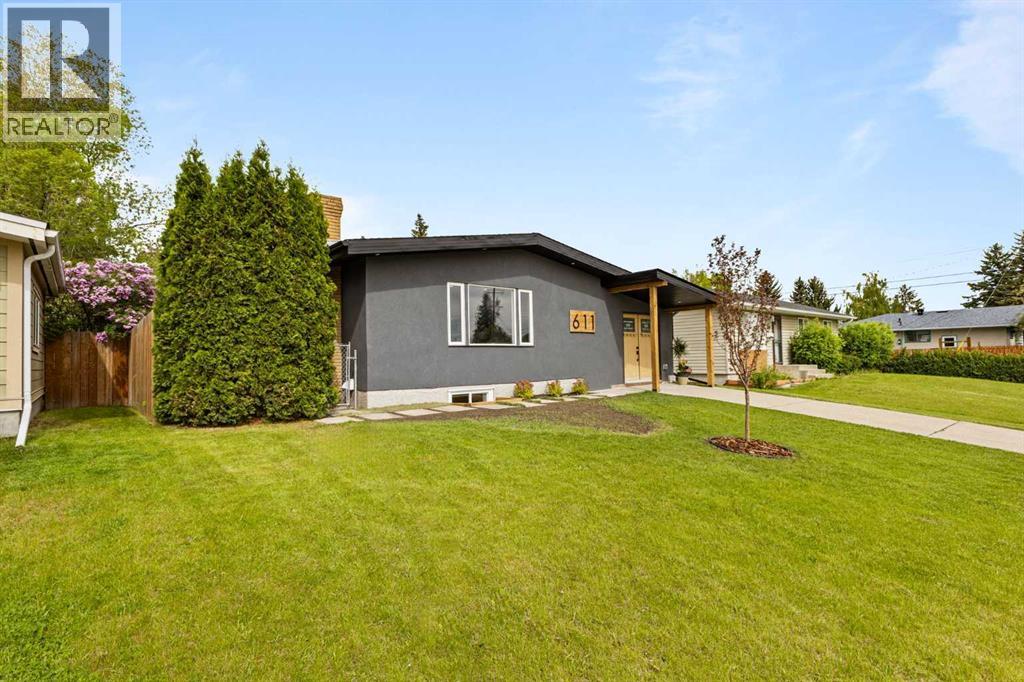 611 Agate Crescent SE
