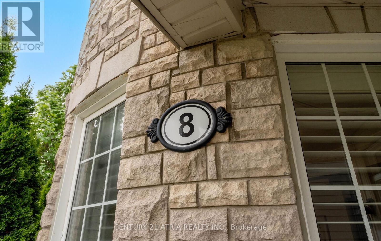 8 PEER STREET