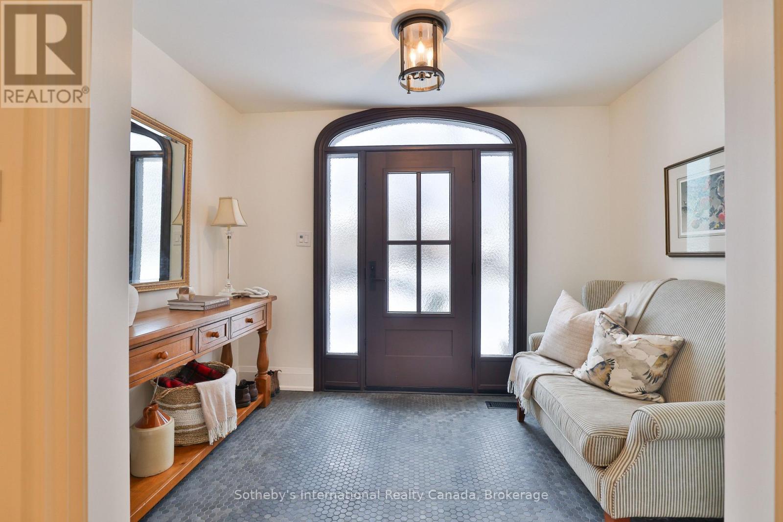 2464 DEER RUN AVENUE