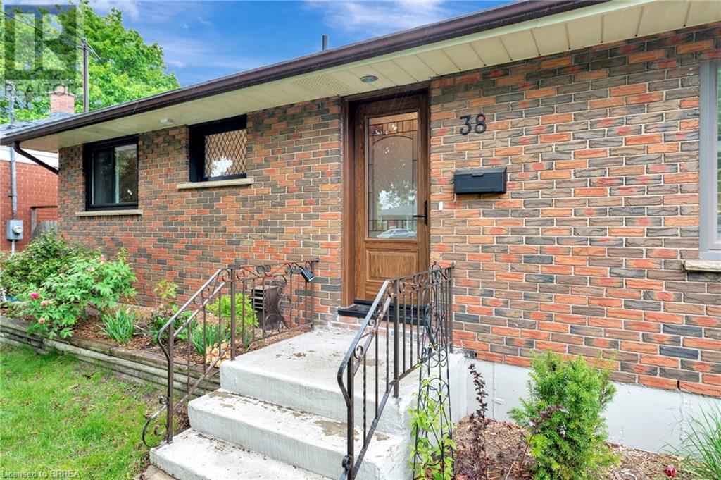 38 HICKERY Place