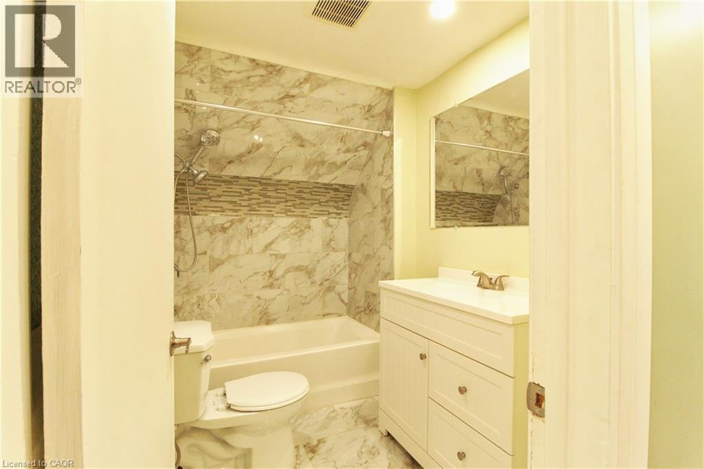 1243 LANGMUIR Avenue Unit# Upper