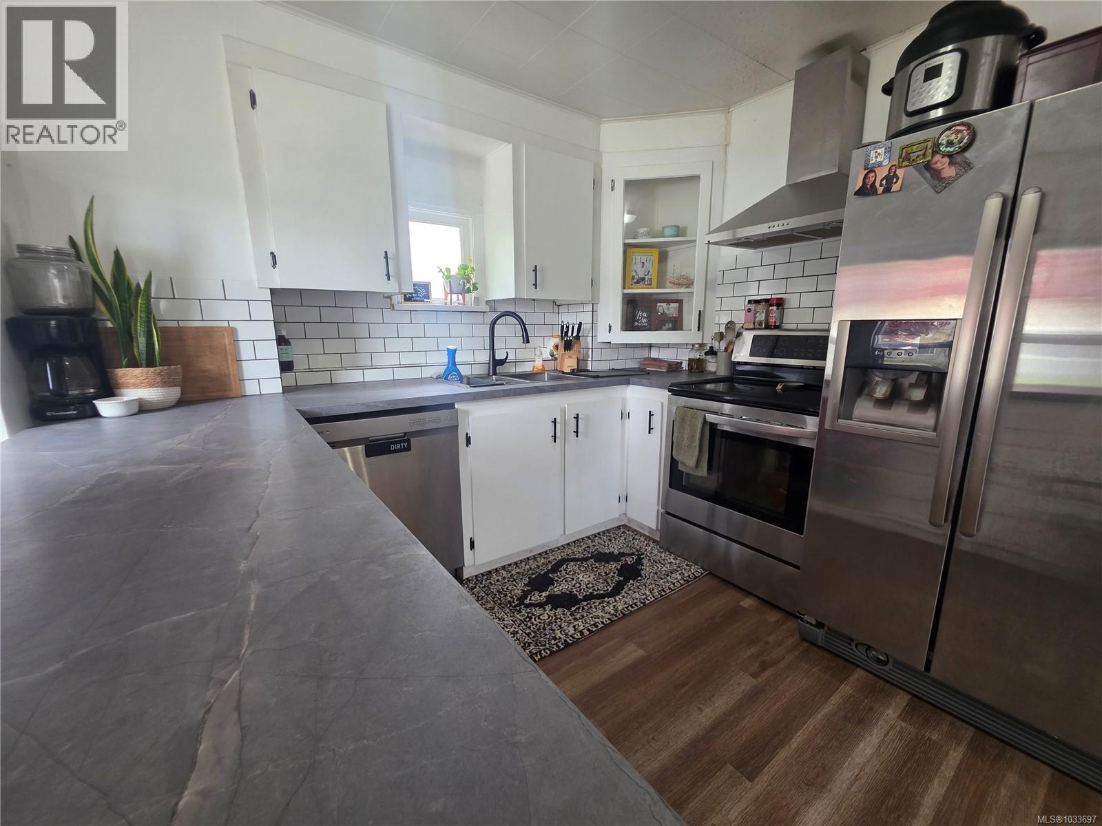 4883 Elizabeth St