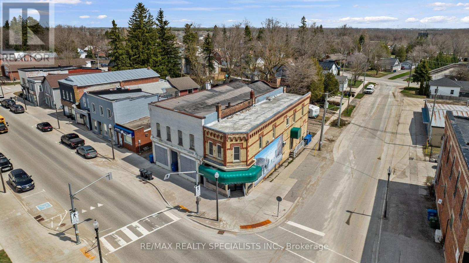 1 MAIN STREET E