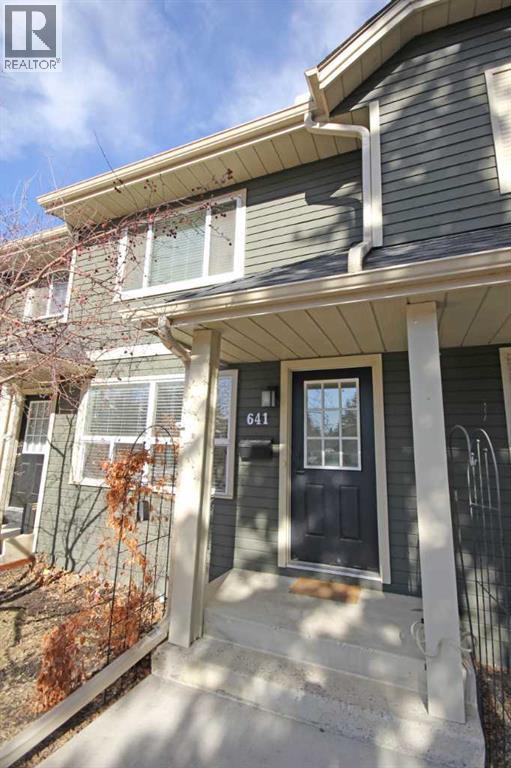 641 Queensland Place SE