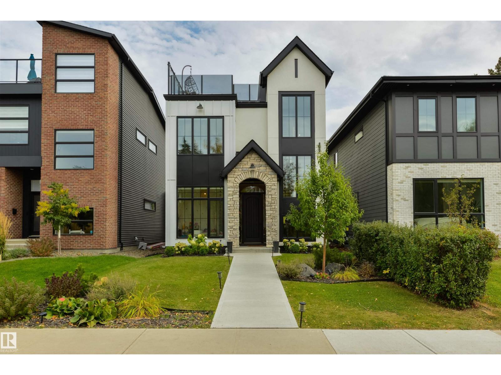 8107 144 ST NW