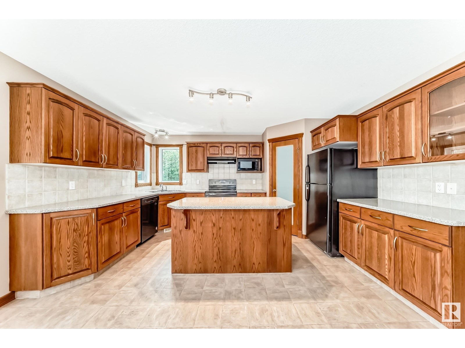 204 REICHERT DR