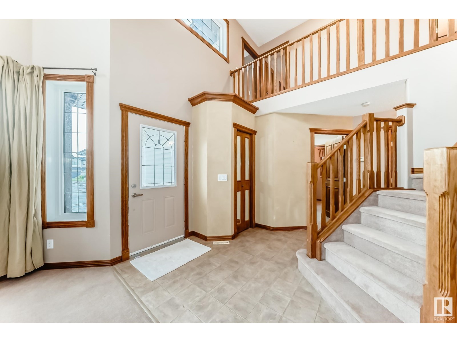 204 REICHERT DR
