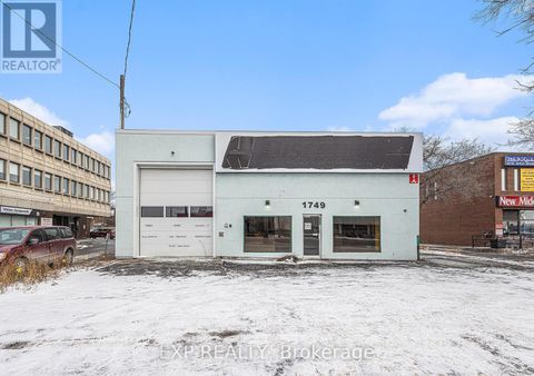1749 BANK STREET Ottawa ON K1V8Y5