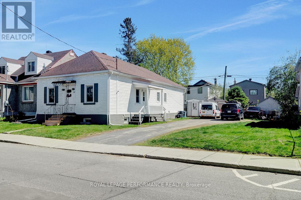 228 CARILLON STREET
