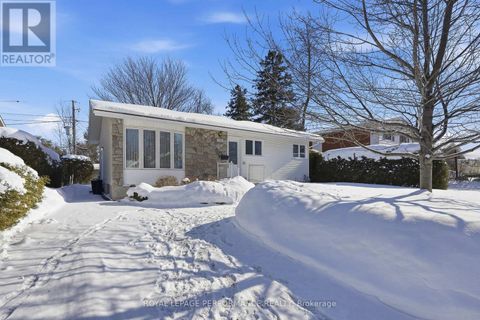 2266 FIFE CRESCENT Ottawa ON K1G2Z4