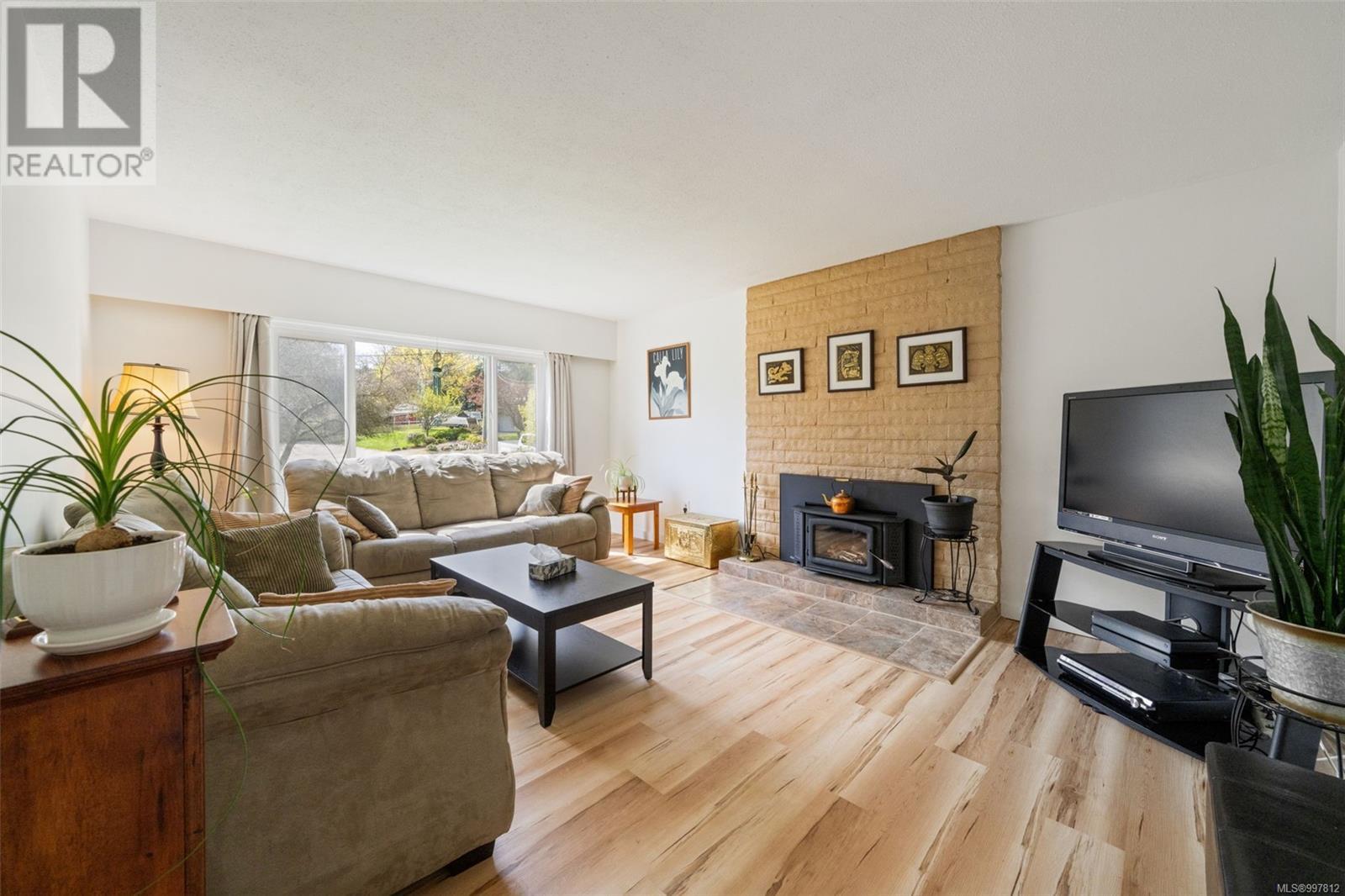 2498 Meadowland Dr